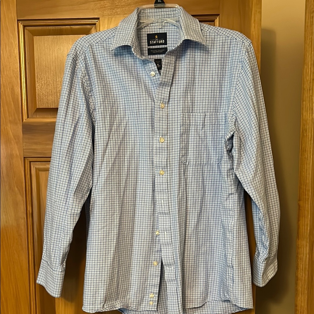 Stafford Men's Blue Checkered Shirt, size M 15-15.5